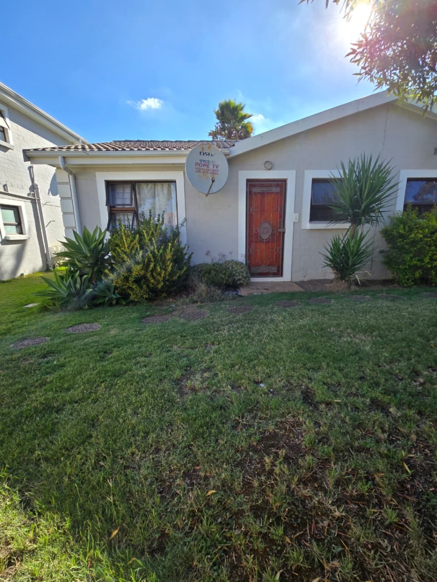 To Let 2 Bedroom Property for Rent in Sonstraal Heights Western Cape